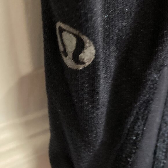 Lululemon black carpi workout pants with bag - Picture 2 of 6